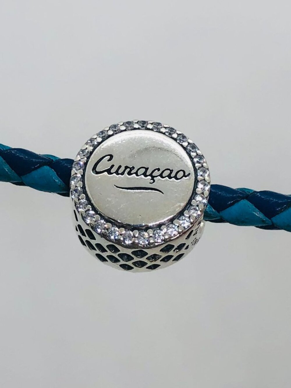 ✨✨Pandora Fins Curacao Charm